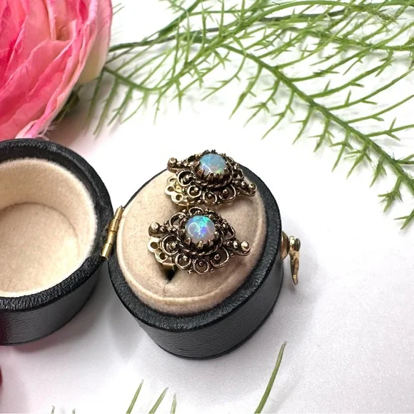VINTAGE⚜️Rare 14K Gold Opal Lace Stud Earrings - Picture 7 of 13